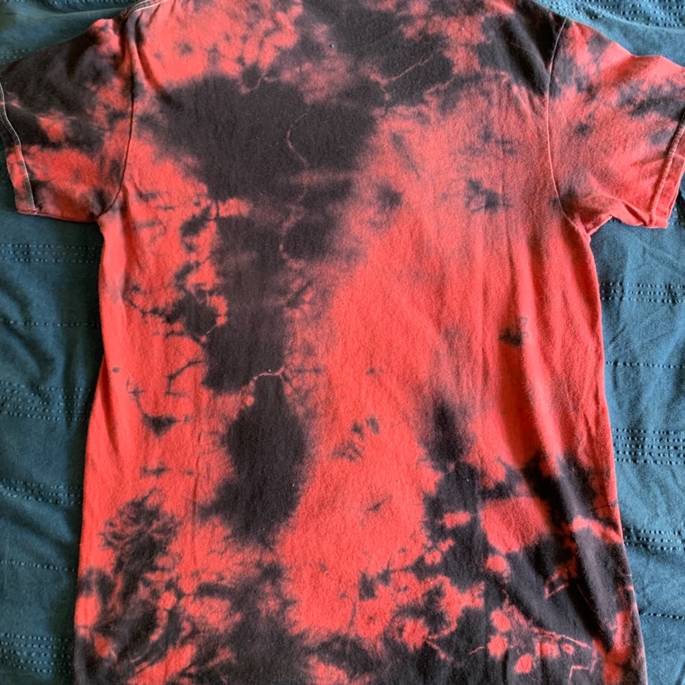 Medium Graphic tee - Picture 2 of 3